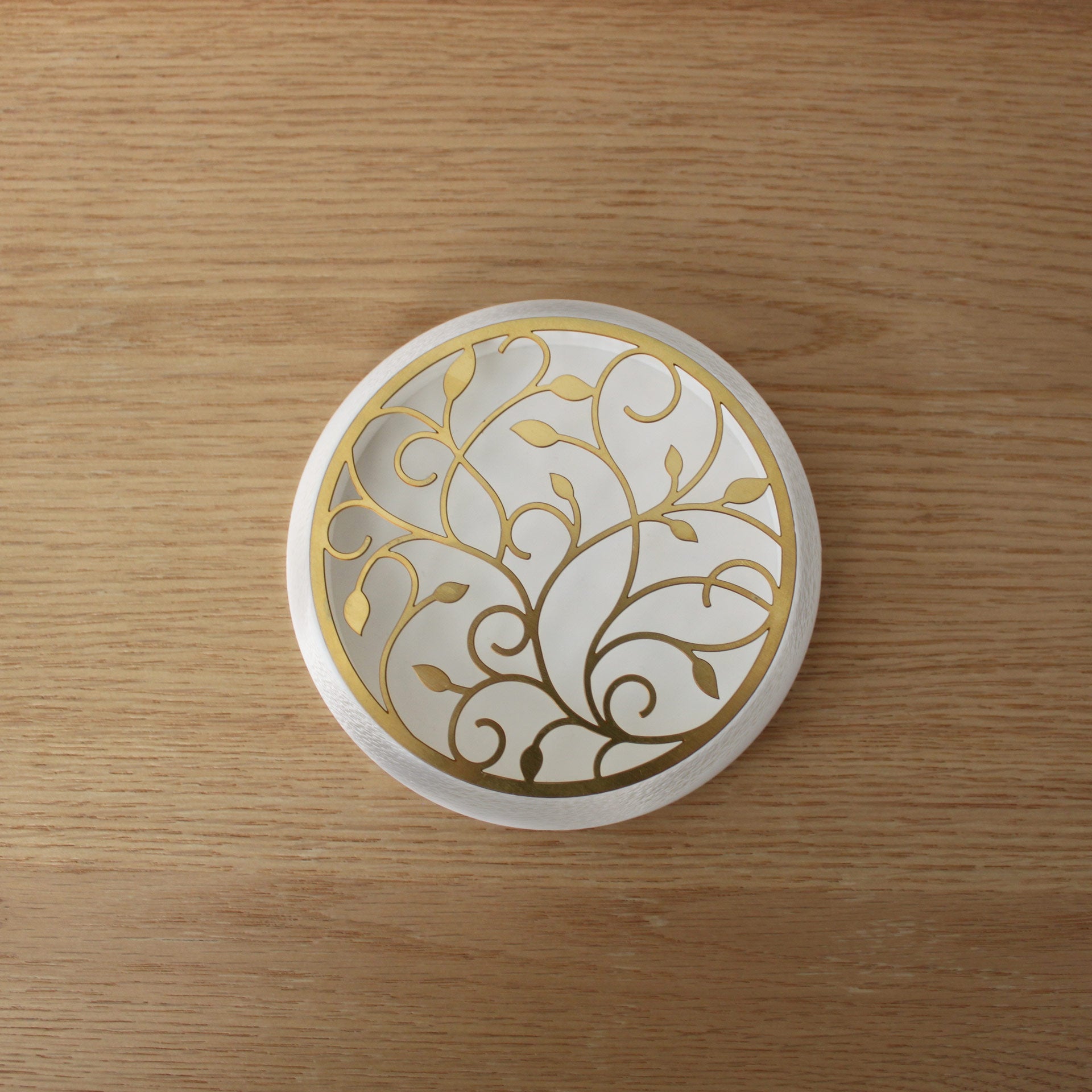 AVA Classic - (1pc) Brass / White