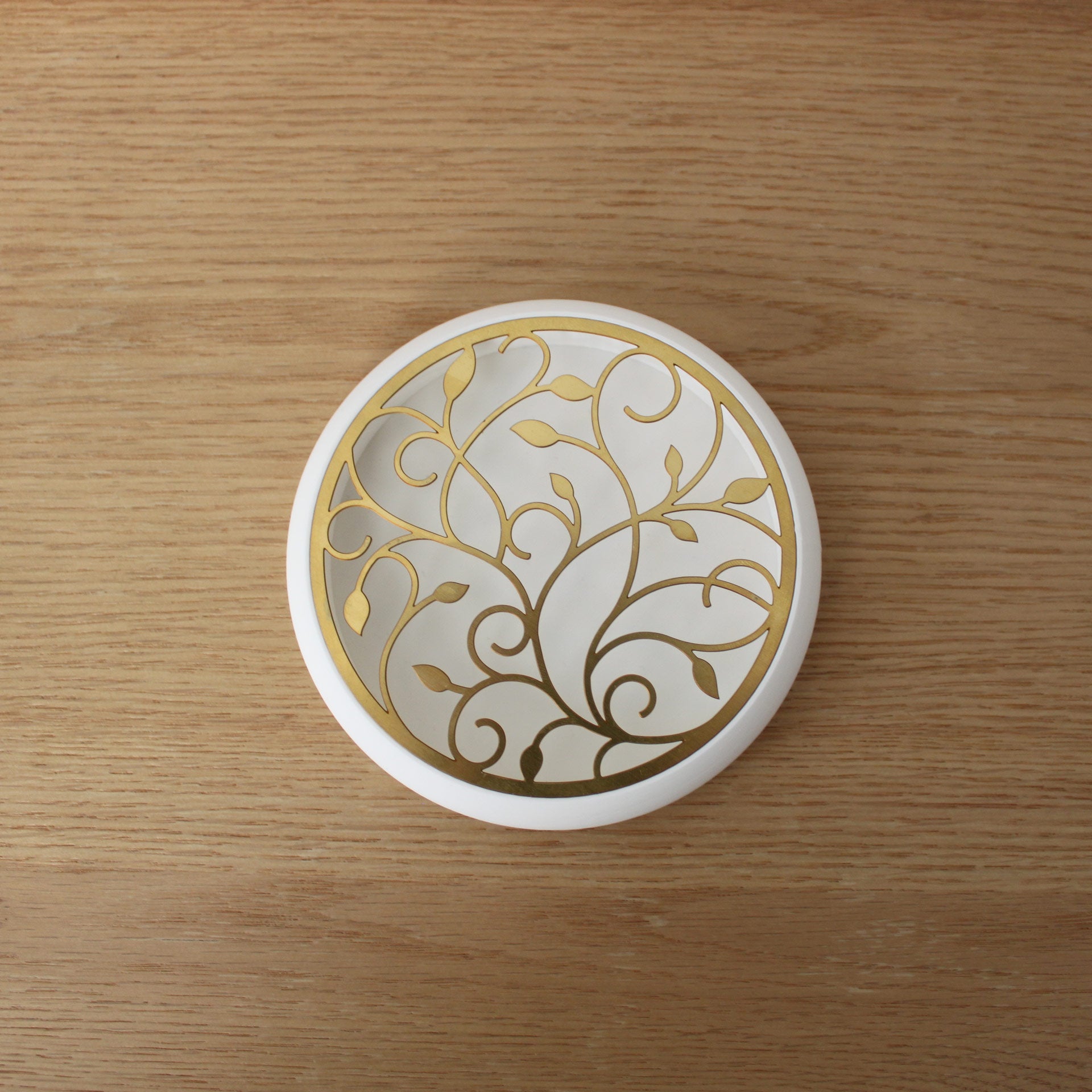 AVA Classic - (1pc) Brass / White